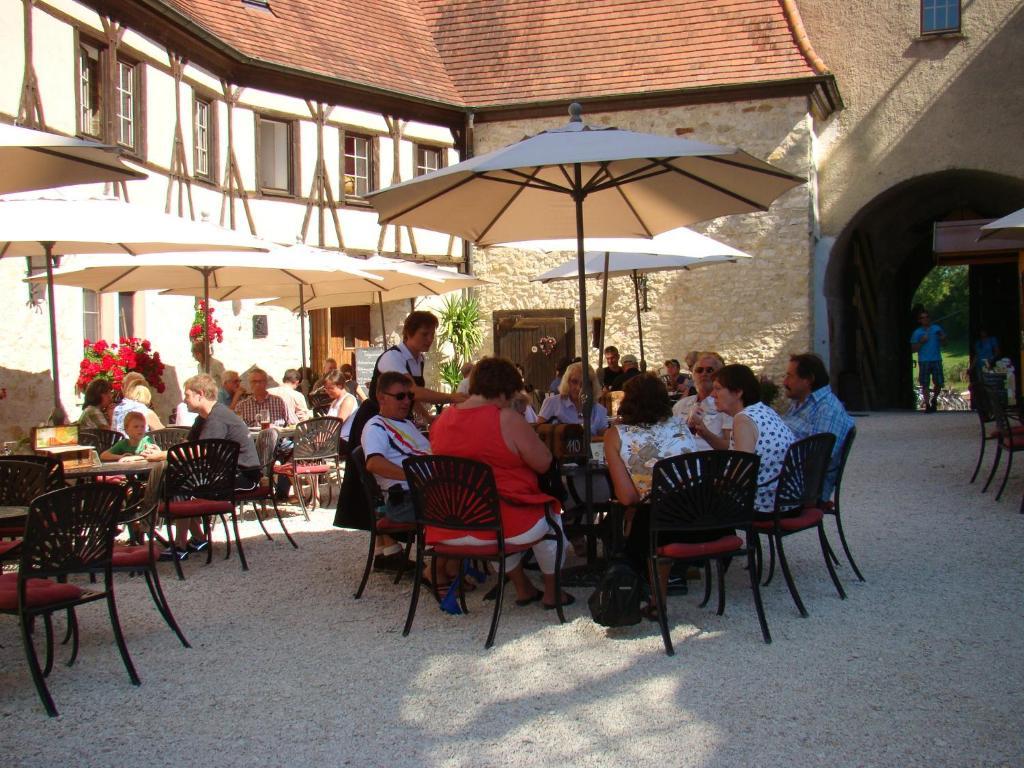 Burg Katzenstein Hotel ภายนอก รูปภาพ